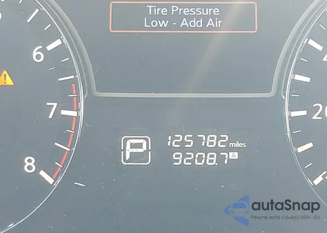 2015 Nissan Pathfinder S z USA, uszkodzony, nr VIN 5N1AR2MM3FC677811